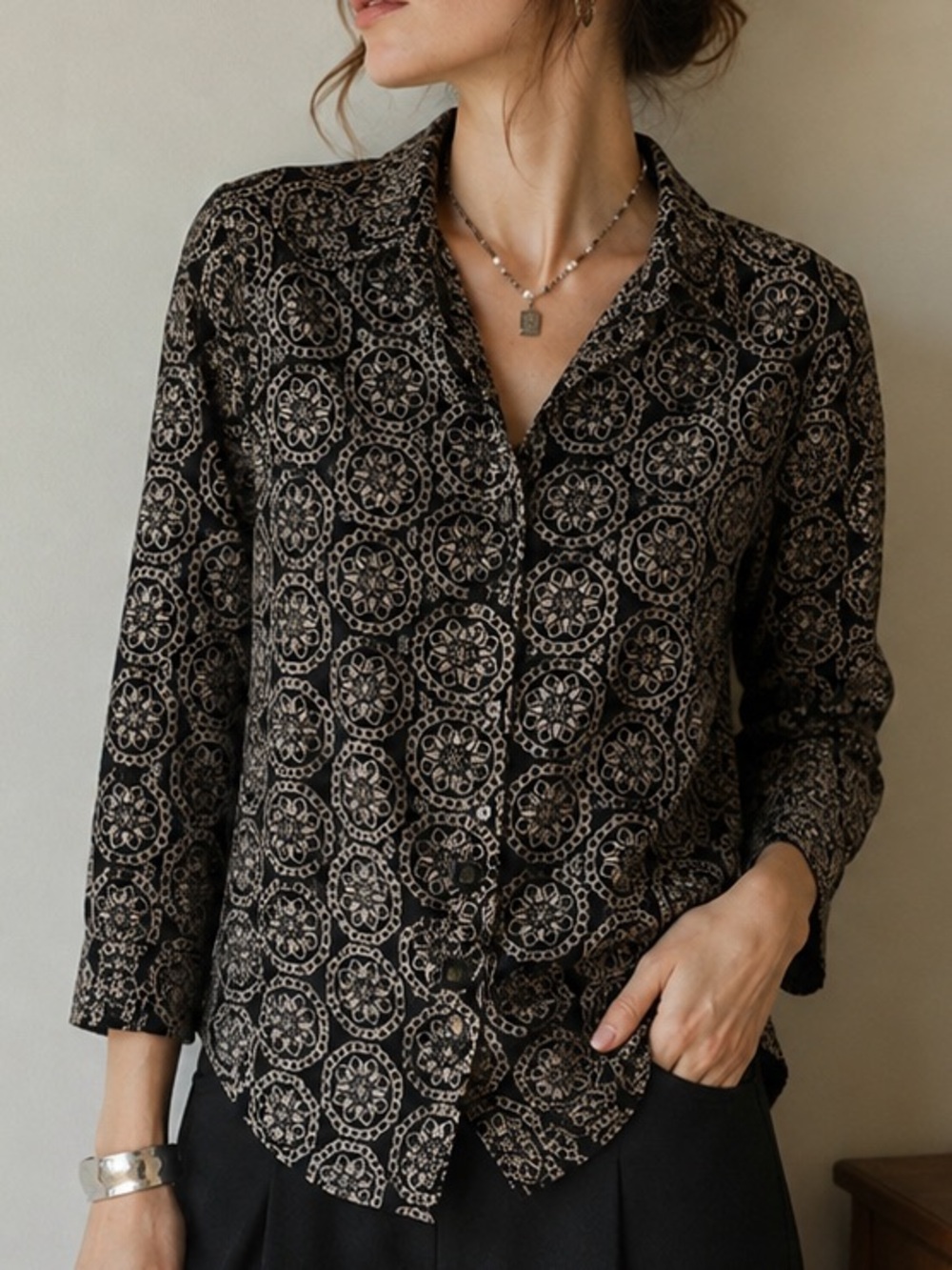 Harari Black Silk Eyelet Embroidered Button Front Blouse L